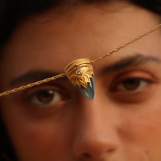 Eternal Fang Talisman Necklace – Guardian of Strength and Destiny